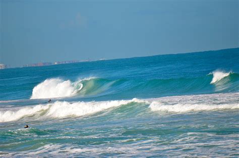 Trigg Beach Surf Photo by flynn ironmonger | 3:00 pm 9 Oct 2013