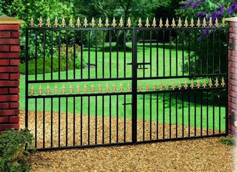 Hampton Wrought Iron Style Double Metal Driveway Gates | 4ft High ...