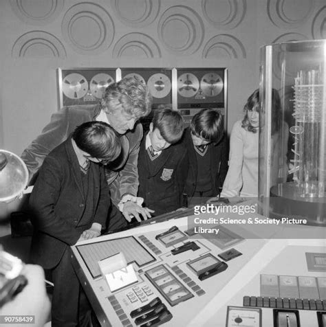 Doctor Who cast members Jon Pertwee and Katy Manning with children at... News Photo - Getty Images