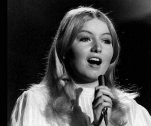 Mary Hopkin Biography, Birthday. Awards & Facts About Mary Hopkin