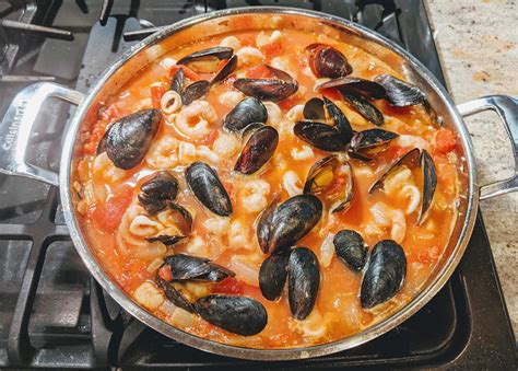 [Homemade] Cioppino (Italian seafood stew) : r/food