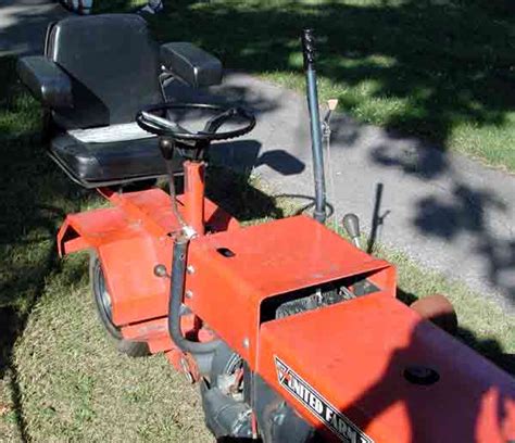 Gravely Tractors - Mow In 2001 - StevenChalmers.com