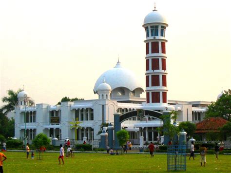 Masjid Agung Majalengka, Indonesia | Beautiful mosques, Islamic ...