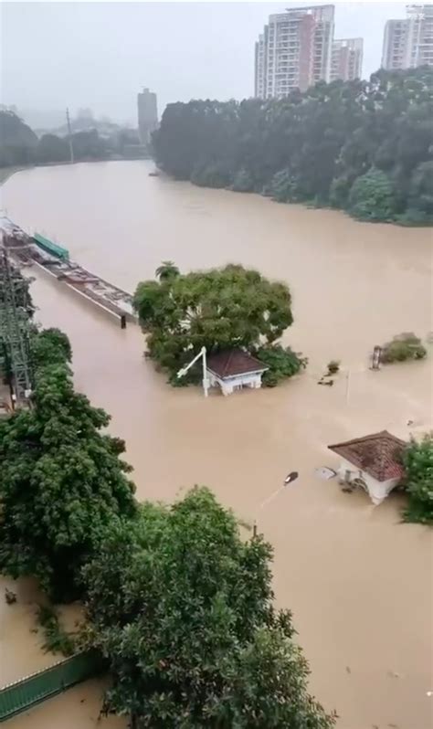 Shenzhen flooding: officials in China close schools and release reservoir water amid heavy rain ...