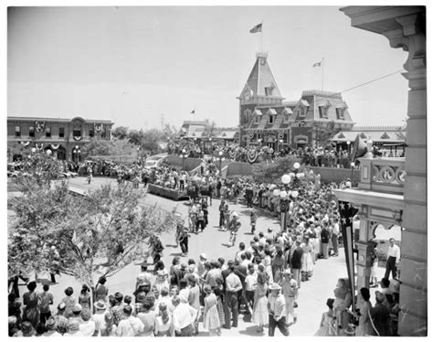 Disneyland Opening Day -July 17, 1955 | The Vintage News