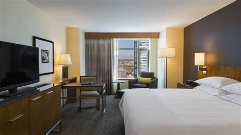 Downtown Denver Hotel Suites & Rooms | Hyatt Regency Denver at Colorado Convention Center