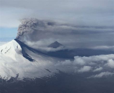 Alaska volcano settles down; so do flight disruptions