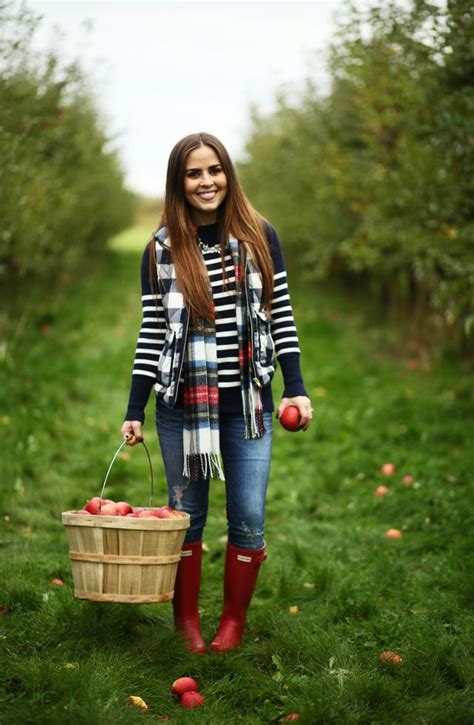 gorgon skagit farms PNW apple picking fall Apple Orchard Pictures, Apple Picking Photos, Apple ...