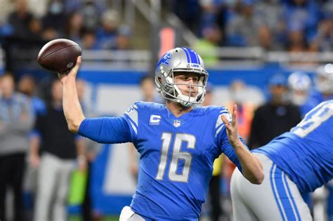 Lions QB Jared Goff misses practice with knee injury suffered before ...