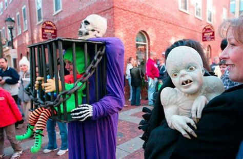 Salem Halloween 2015 | Haunted happenings, Halloween attractions ...