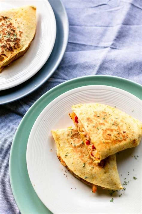 Breakfast Egg Quesadillas {+ video recipe} - The Tortilla Channel