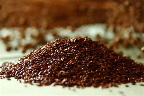 7 Flaxseed Benefits for Hair: How To Use It for Hair Growth