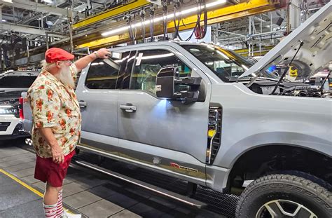 Santa Larry A Welcome Presence At Kentucky Truck Plant