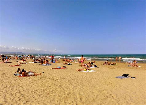 City beaches to visit during your holiday in Spain