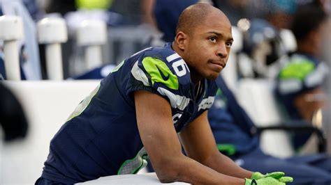 NFL star Tyler Lockett may miss rest of season after breaking finger in ...