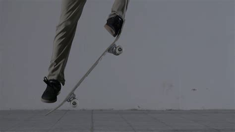 How To: Ollie - Skateboard Trick Tip | skatedeluxe Blog