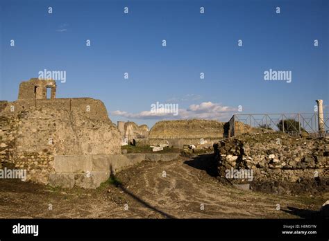 ancient pompey ruins in italy Stock Photo - Alamy