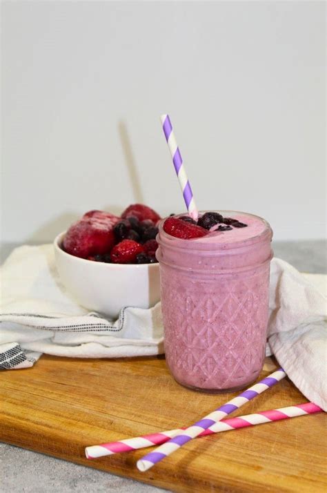 Berry Smoothie/Batido de Bayas – Community Nutrition Education