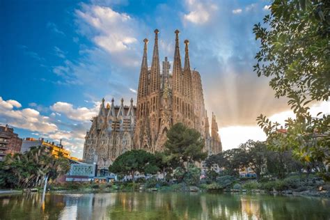 Gaudi’s Sagrada Familia Cathedral Has Operated Without Permission for 137 Years, Paying Millions ...