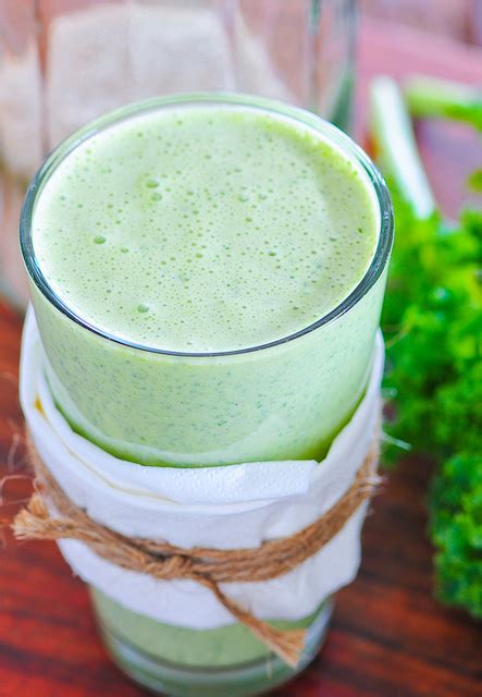 How To Make A Perfect Kale Smoothie With An Ordinary Blender