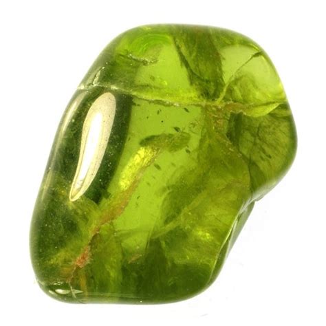 What is peridot August birthstone meaning? The stardust gem