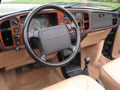 SAAB 900 -16 - saab-900--16_interior_3.jpg