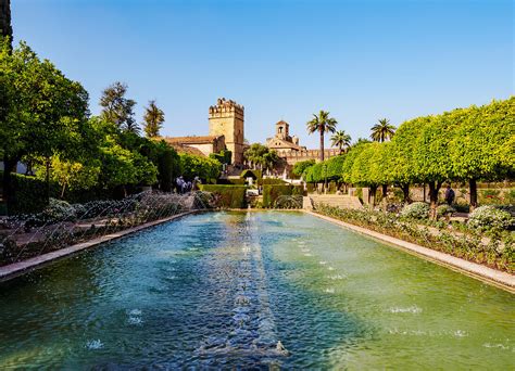 Gardens of Alcazar de los Reyes … – License image – 71367591 lookphotos