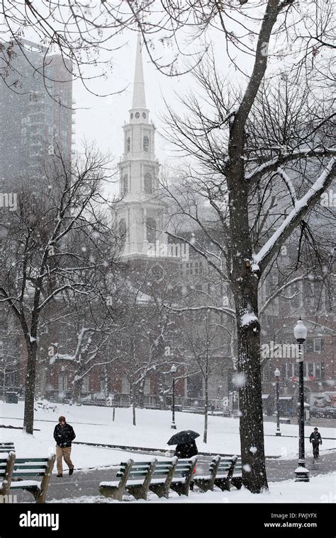 Boston commons park winter hi-res stock photography and images - Alamy