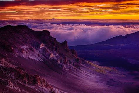 Sunrise from Mt. Haleakala | Haleakala sunrise, Hawaii volcanoes ...