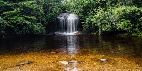 25 of the Best Waterfalls in North Carolina