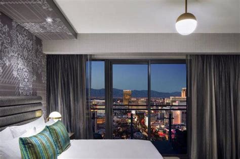 11 Best Hotels With Balconies In Las Vegas - Updated 2021 | Trip101