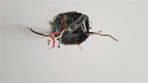 Electrical – Wiring Light Fixture with 2 Sockets into Junction Box with 2 White, 2 Black, and 1 ...