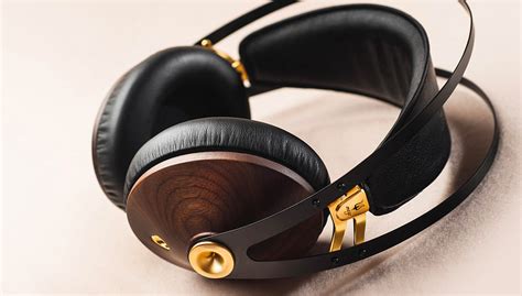 Meze 99 Classics Headphones Review - GearOpen.com