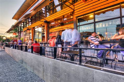 14 of the Best Restaurants in Chattanooga with Outdoor Seating