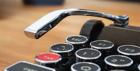 Review: Qwerkywriter, the Bluetooth keyboard that thinks it's a typewriter - 9to5Mac