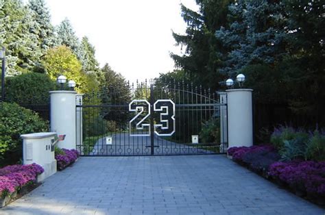 Michael Jordan puts up his Chicago mansion for $29 million - Luxurylaunches