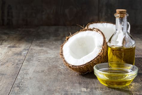 How to Cook With Coconut Oil, Plus 10 Recipe Ideas Using Coconut Oil - 2022 - MasterClass