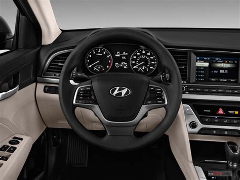 2017 Hyundai Elantra: 86 Interior Photos | U.S. News