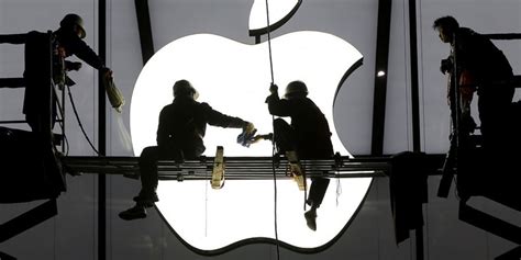 Apple's market share in urban China fell for the first time since 2014 ...