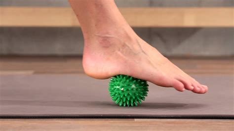 Foot Rehab: Stimulating the Foot Muscles with the Spiky Massage Ball ...