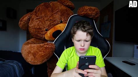 GIANT TEDDY BEAR PRANK ON LITTLE BROTHER! - YouTube