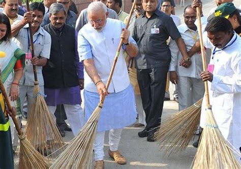 In Pics: Narendra Modi launches Swachh Bharat Abhiyan | National News – India TV