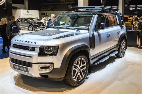 The 2021 Land Rover Defender Is 1 of the Best Boxy Cars to Buy