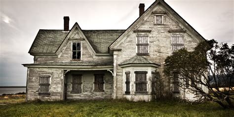 Haunted House Myths Confirmed And Debunked | HuffPost