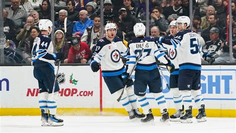 NHL: Winnipeg Jets beat LA Kings 5-2 | CTV News