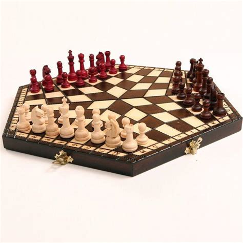 Three Man Chess Board - Walyou