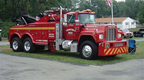 Mack R686FCS Wrecker (1988) | Garage systems, Tow truck, Fire trucks