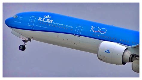 KLM Boeing 777-300(ER) Takeoff - YouTube