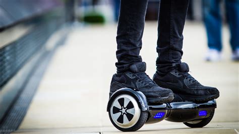 Newsela | U.S. investigates safety issues after hoverboards catch fire, cause harm