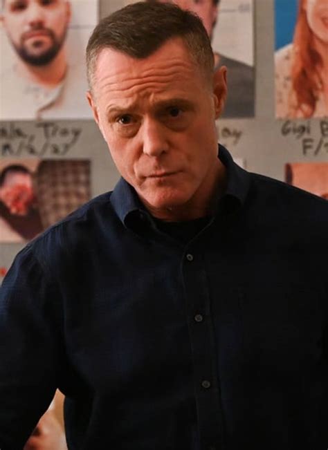 Voight Gets Serious - Tall - Chicago PD Season 11 Episode 2 - TV Fanatic